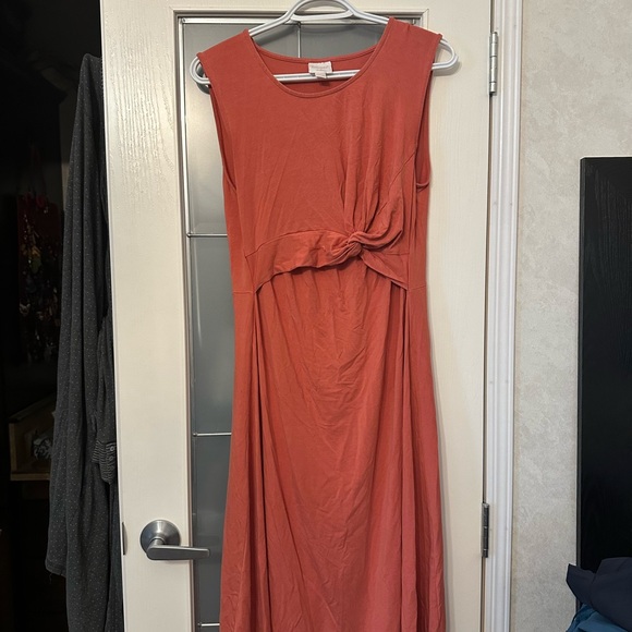 Boob maternity/nursing dress in great condition. Size M.​​​​​​ - Picture 8 of 9